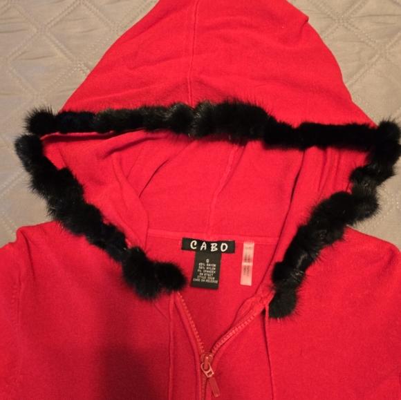 NEW faux fur trim sweater by Cabo size Small. - Picture 4 of 6